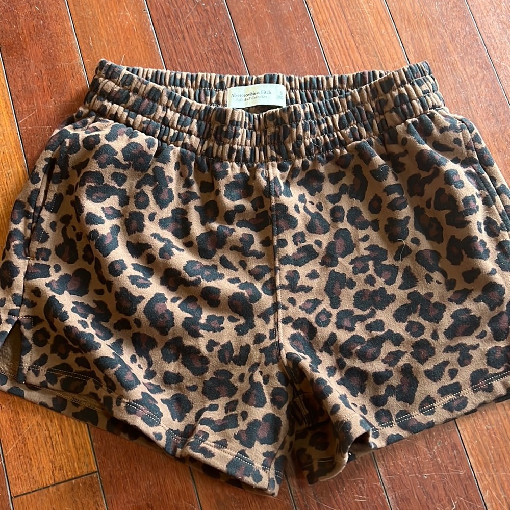 Abercrombie & Fitch Leopard Print Fleece Shorts (S)